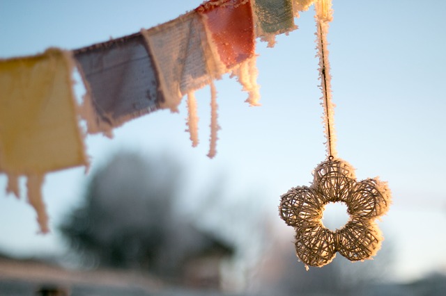 tibetan-prayer-flags-233557_640